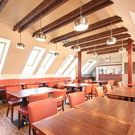 Restaurant & Avionika Gasthuis 3*