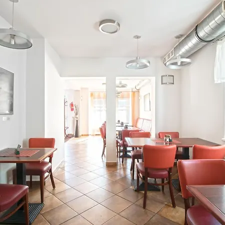 בית הארחה Restaurant & Avionika
