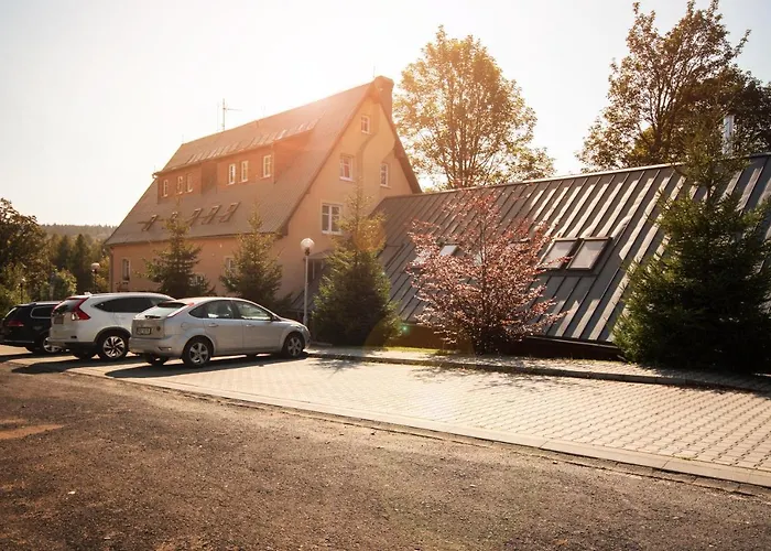 Konukevi Restaurant & Avionika Kovářská