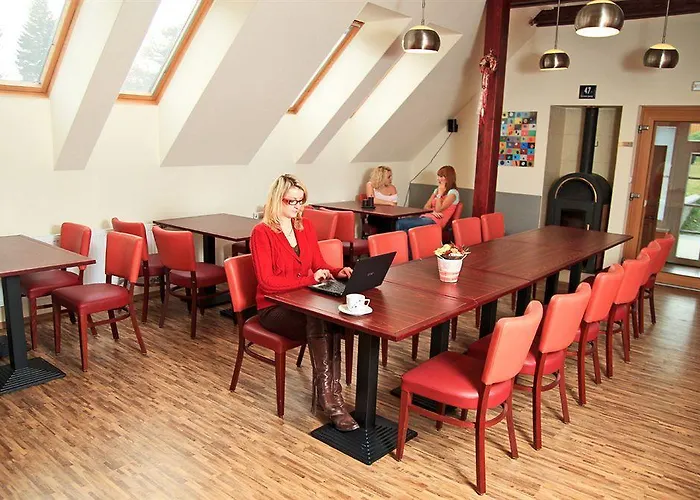 Restaurant & Avionika Konukevi 3*